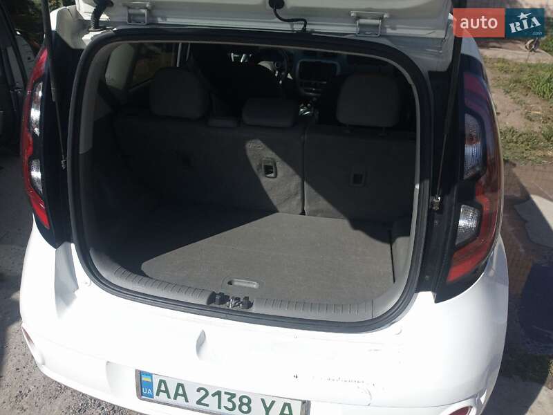 Позашляховик / Кросовер Kia Soul 2016 в Борисполі