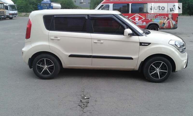 Внедорожник / Кроссовер Kia Soul 2012 в Кривом Роге
