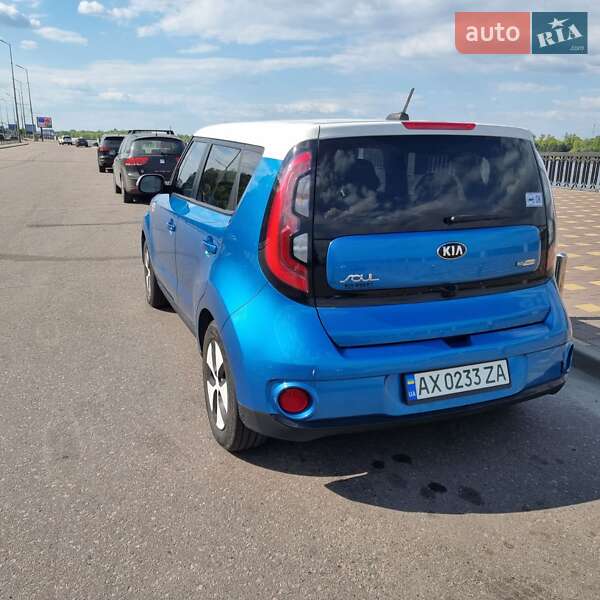 Позашляховик / Кросовер Kia Soul 2016 в Харкові