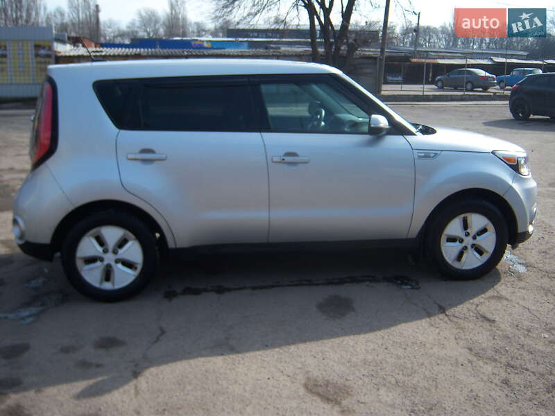 Позашляховик / Кросовер Kia Soul 2015 в Запоріжжі