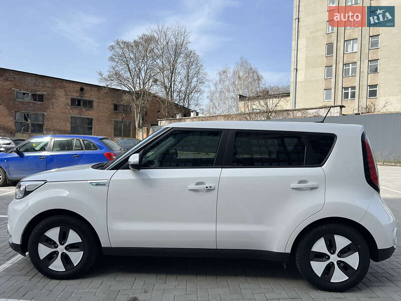 Позашляховик / Кросовер Kia Soul 2017 в Житомирі