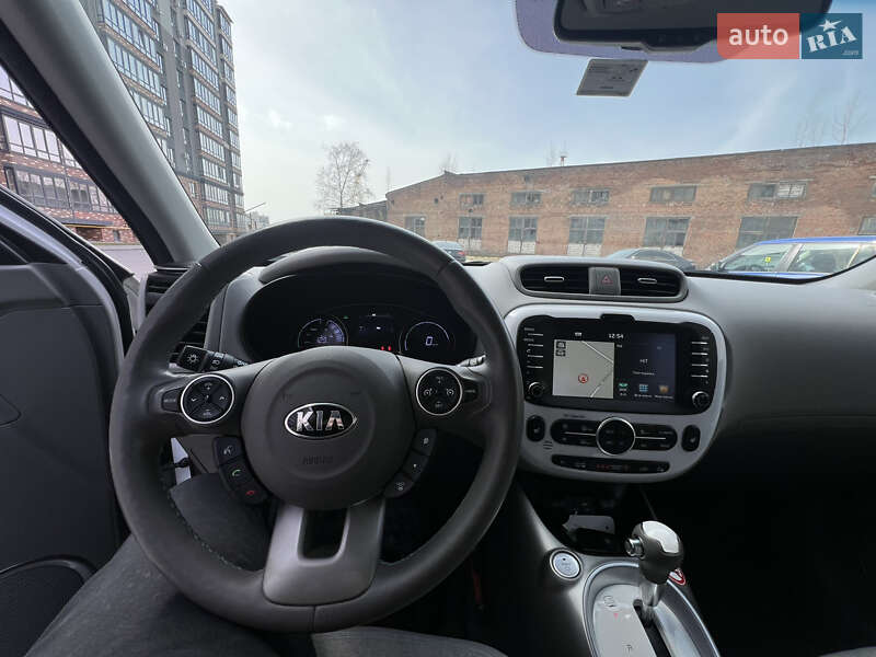 Позашляховик / Кросовер Kia Soul 2017 в Житомирі