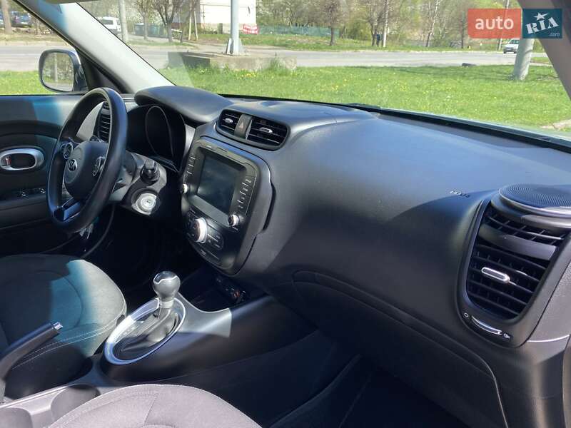 Позашляховик / Кросовер Kia Soul 2017 в Чернівцях