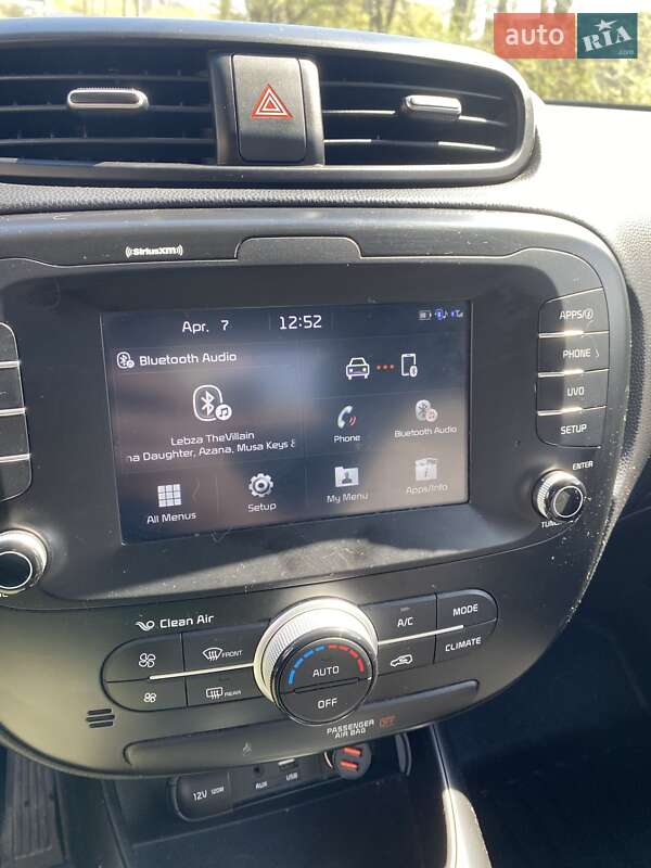 Позашляховик / Кросовер Kia Soul 2017 в Чернівцях