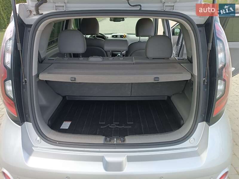 Позашляховик / Кросовер Kia Soul 2017 в Одесі