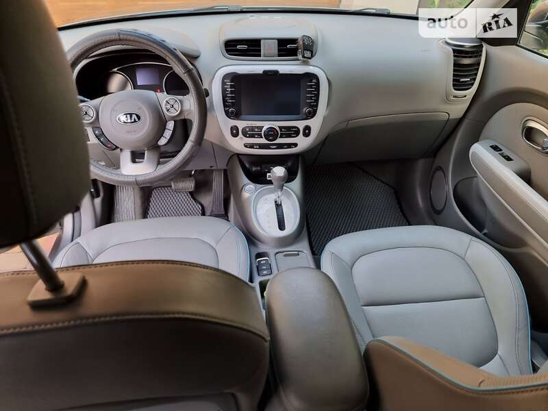Позашляховик / Кросовер Kia Soul 2016 в Одесі