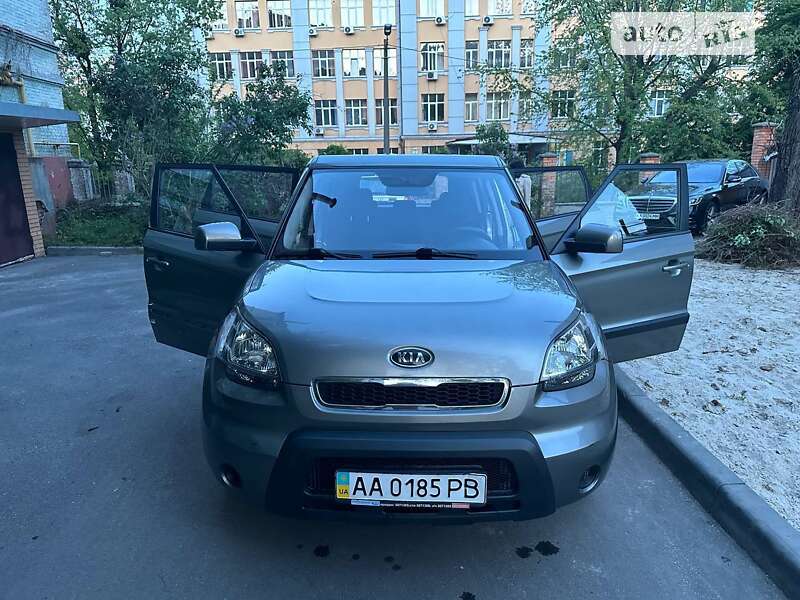 Позашляховик / Кросовер Kia Soul 2011 в Києві