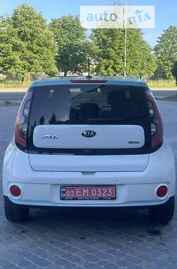 Позашляховик / Кросовер Kia Soul 2014 в Львові