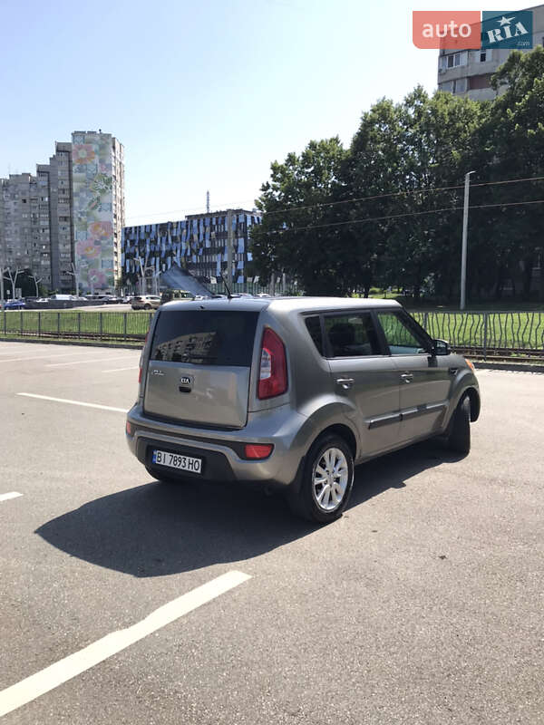 Позашляховик / Кросовер Kia Soul 2013 в Харкові