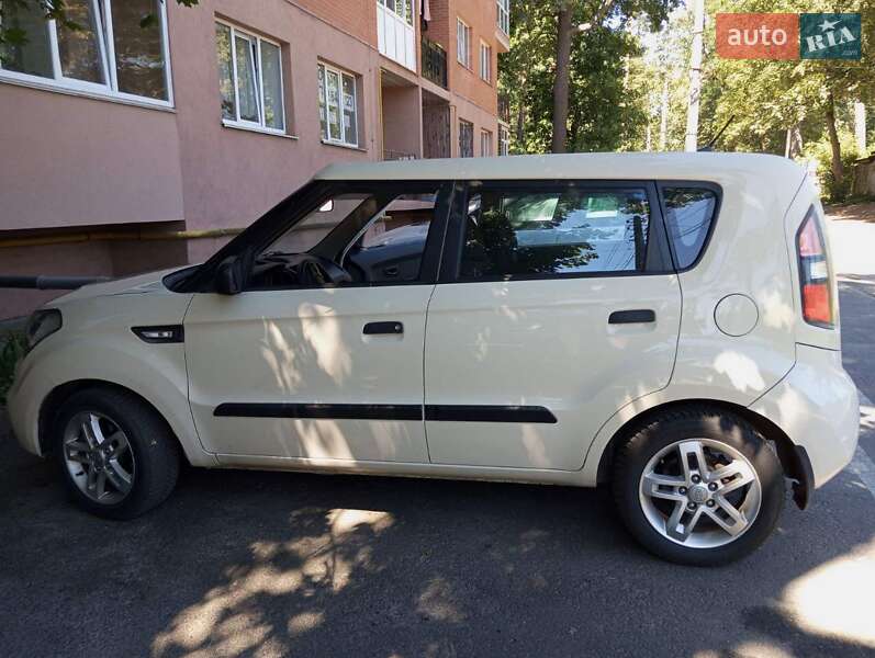 Позашляховик / Кросовер Kia Soul 2010 в Бучі