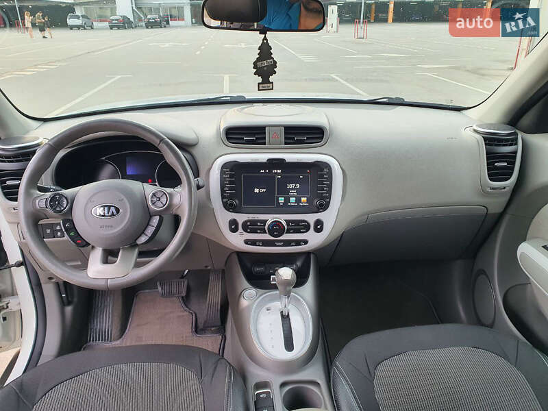 Позашляховик / Кросовер Kia Soul 2016 в Києві