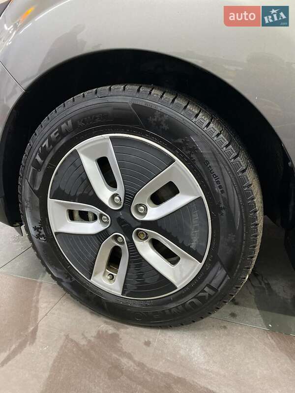 Позашляховик / Кросовер Kia Soul 2016 в Києві