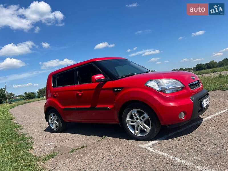 Внедорожник / Кроссовер Kia Soul 2010 в Карловке