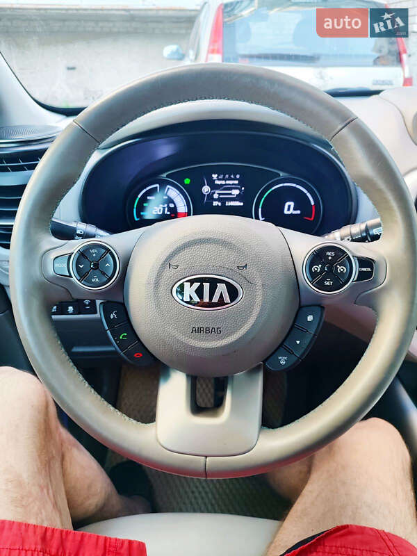 Позашляховик / Кросовер Kia Soul 2017 в Шептицькому