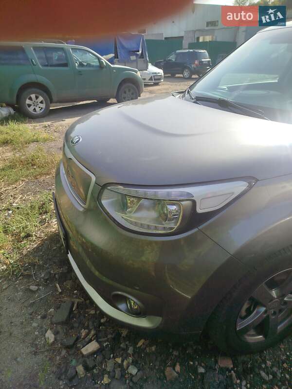 Позашляховик / Кросовер Kia Soul 2015 в Києві