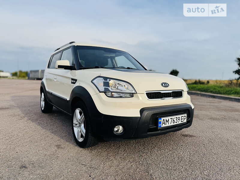 Позашляховик / Кросовер Kia Soul 2010 в Звягелі