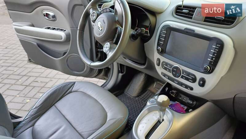 Позашляховик / Кросовер Kia Soul 2017 в Рівному