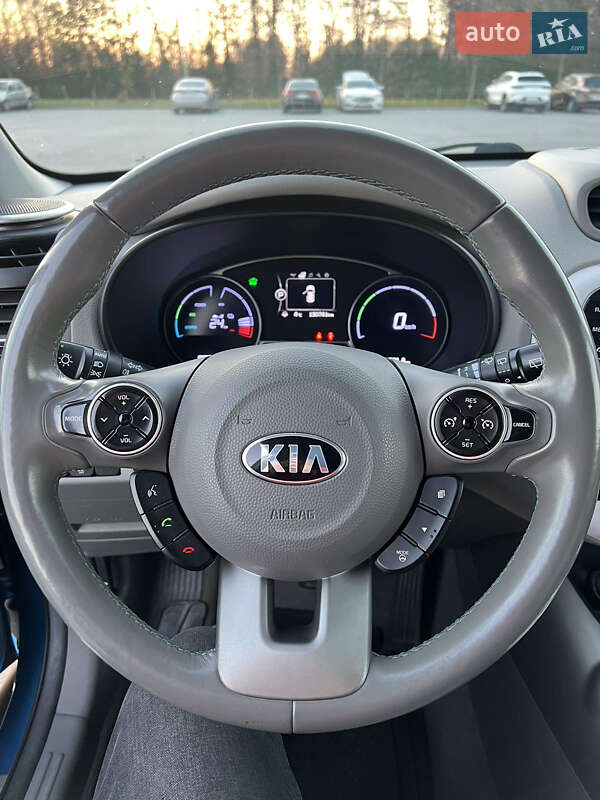 Позашляховик / Кросовер Kia Soul 2015 в Львові