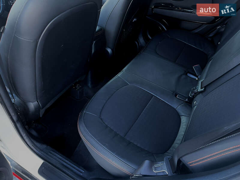 Внедорожник / Кроссовер Kia Soul 2017 в Киеве фото 38 Внедорожник / Кроссовер Kia Soul 2017 в Киеве