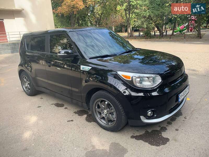 Позашляховик / Кросовер Kia Soul 2016 в Одесі