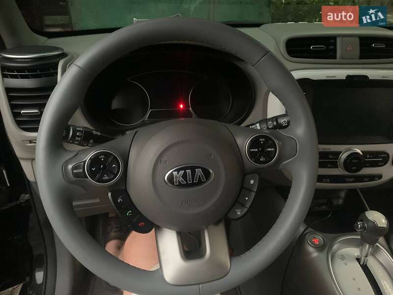Позашляховик / Кросовер Kia Soul 2016 в Одесі