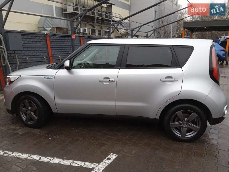 Позашляховик / Кросовер Kia Soul 2016 в Житомирі
