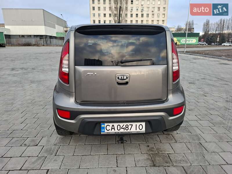 Внедорожник / Кроссовер Kia Soul 2013 в Черкассах