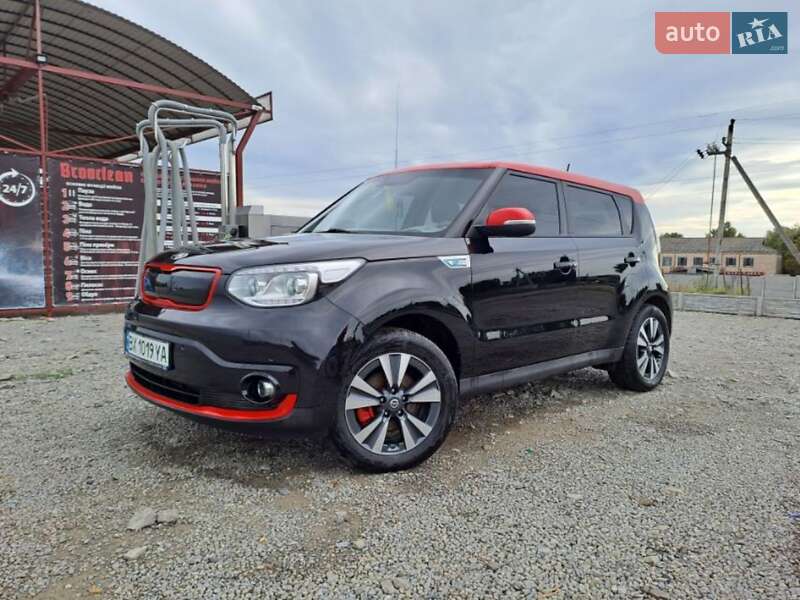 Позашляховик / Кросовер Kia Soul 2016 в Чернівцях