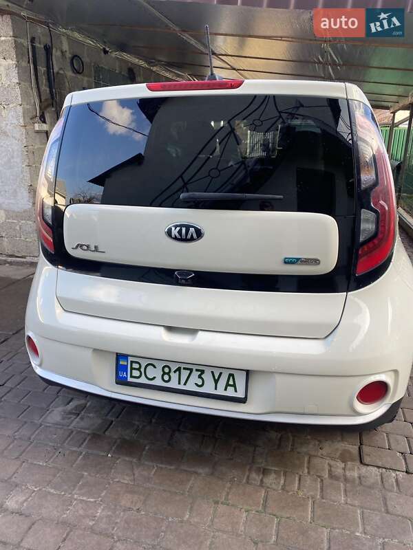 Позашляховик / Кросовер Kia Soul 2016 в Львові