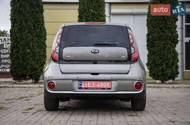 Внедорожник / Кроссовер Kia Soul 2017 в 