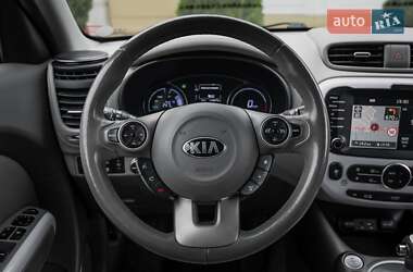 Внедорожник / Кроссовер Kia Soul 2017 в 