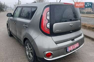 Позашляховик / Кросовер Kia Soul 2015 в Львові