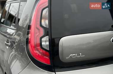 Позашляховик / Кросовер Kia Soul 2016 в 