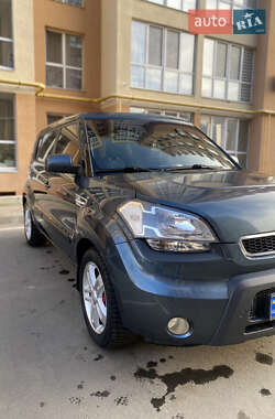 Позашляховик / Кросовер Kia Soul 2010 в Києві