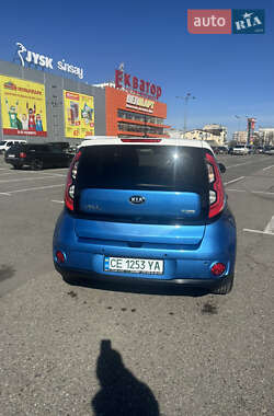 Внедорожник / Кроссовер Kia Soul 2014 в Черновцах