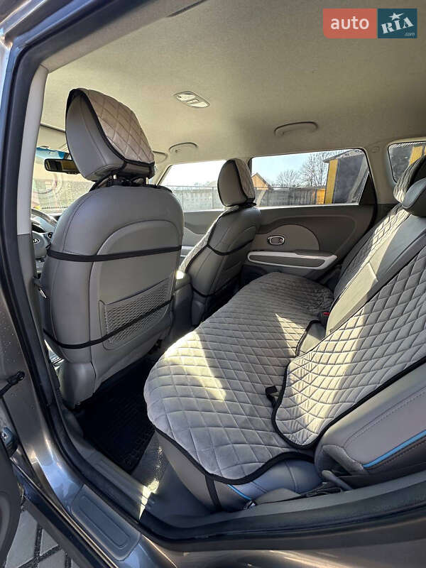 Внедорожник / Кроссовер Kia Soul 2015 в Изяславе
