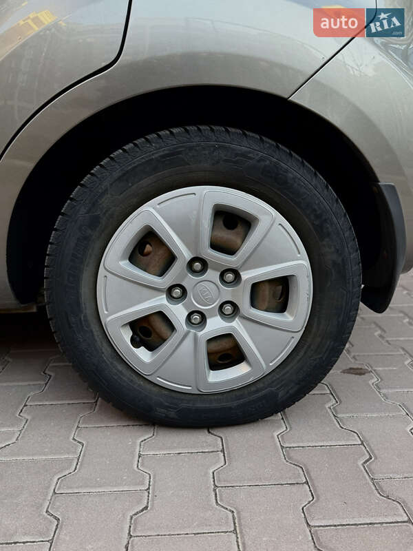 Позашляховик / Кросовер Kia Soul 2011 в Києві