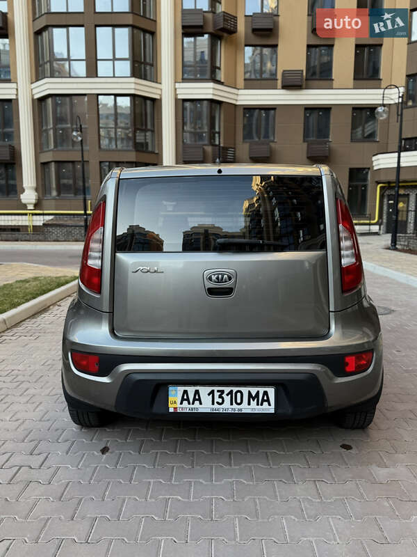 Позашляховик / Кросовер Kia Soul 2011 в Києві