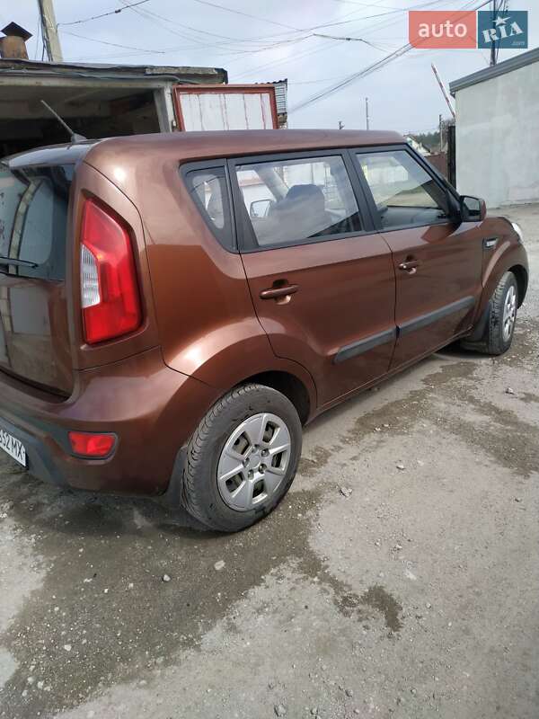 Внедорожник / Кроссовер Kia Soul 2012 в Каменском