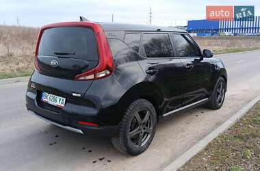 Позашляховик / Кросовер Kia Soul 2019 в 