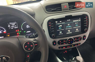 Внедорожник / Кроссовер Kia Soul 2016 в 