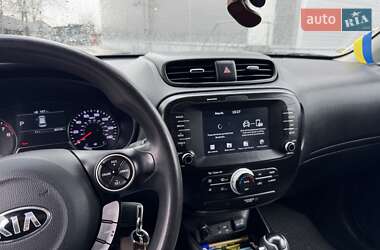 Позашляховик / Кросовер Kia Soul 2018 в 