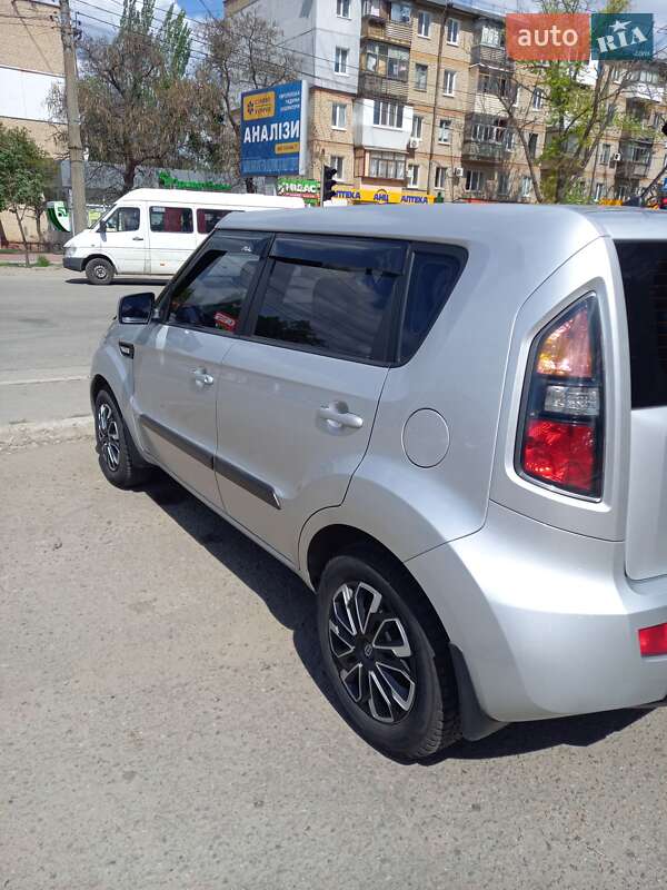 Позашляховик / Кросовер Kia Soul 2011 в Запоріжжі