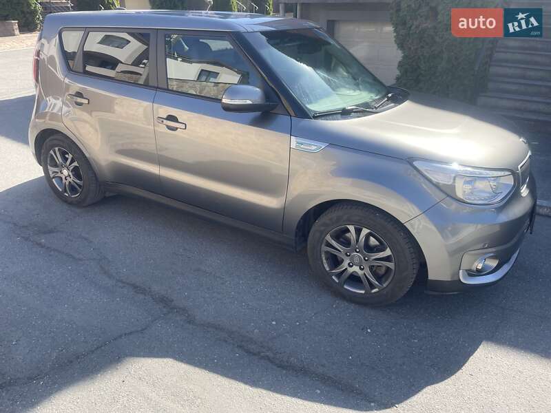 Позашляховик / Кросовер Kia Soul 2015 в Тернополі