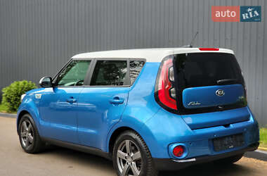 Позашляховик / Кросовер Kia Soul 2017 в 