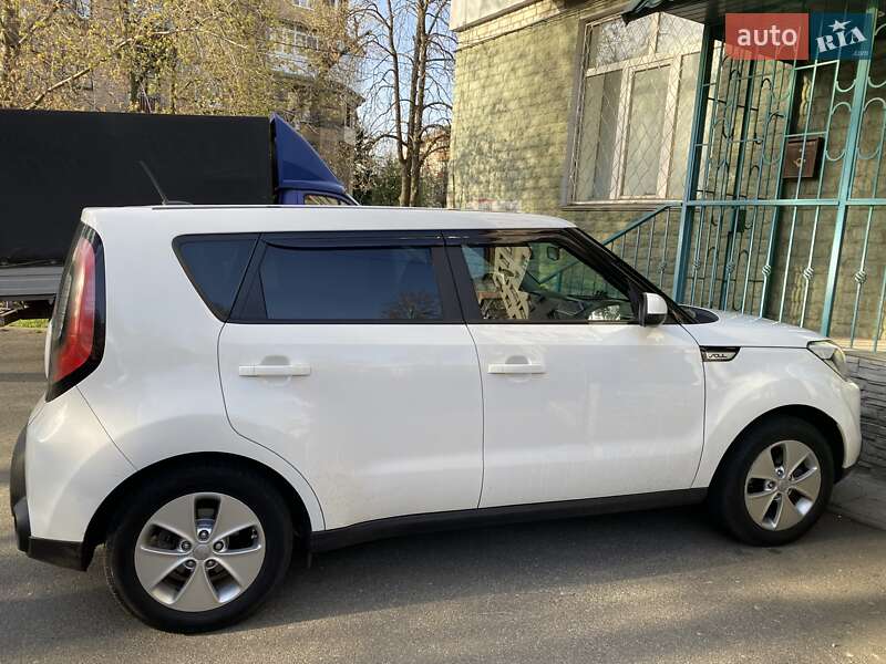 Внедорожник / Кроссовер Kia Soul 2015 в 