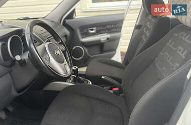 Позашляховик / Кросовер Kia Soul 2012 в 