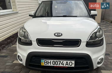 Позашляховик / Кросовер Kia Soul 2012 в 