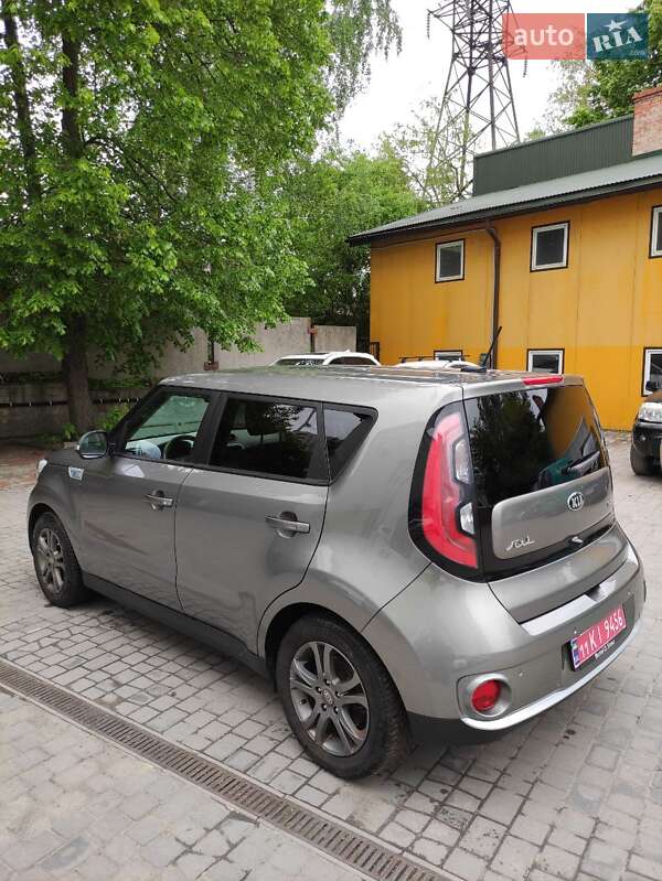 Внедорожник / Кроссовер Kia Soul 2015 в Киеве
