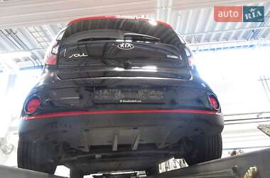 Позашляховик / Кросовер Kia Soul 2015 в 